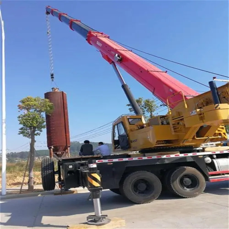 福州晋安吊车租赁作业时的保养和维护