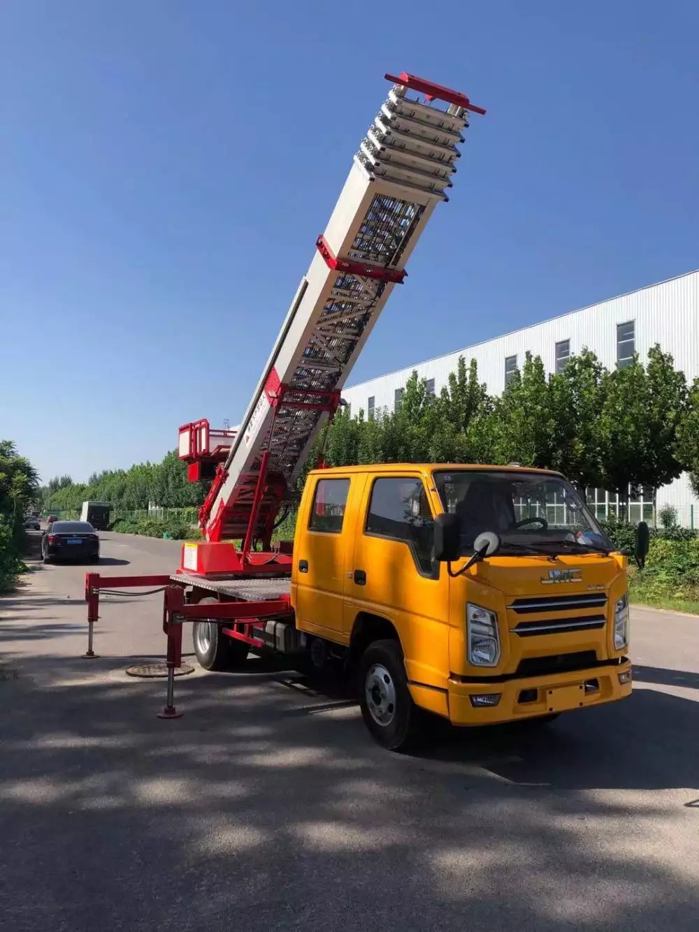 福州晋安附近的云梯车出租服务：轻松解决高空作业需求